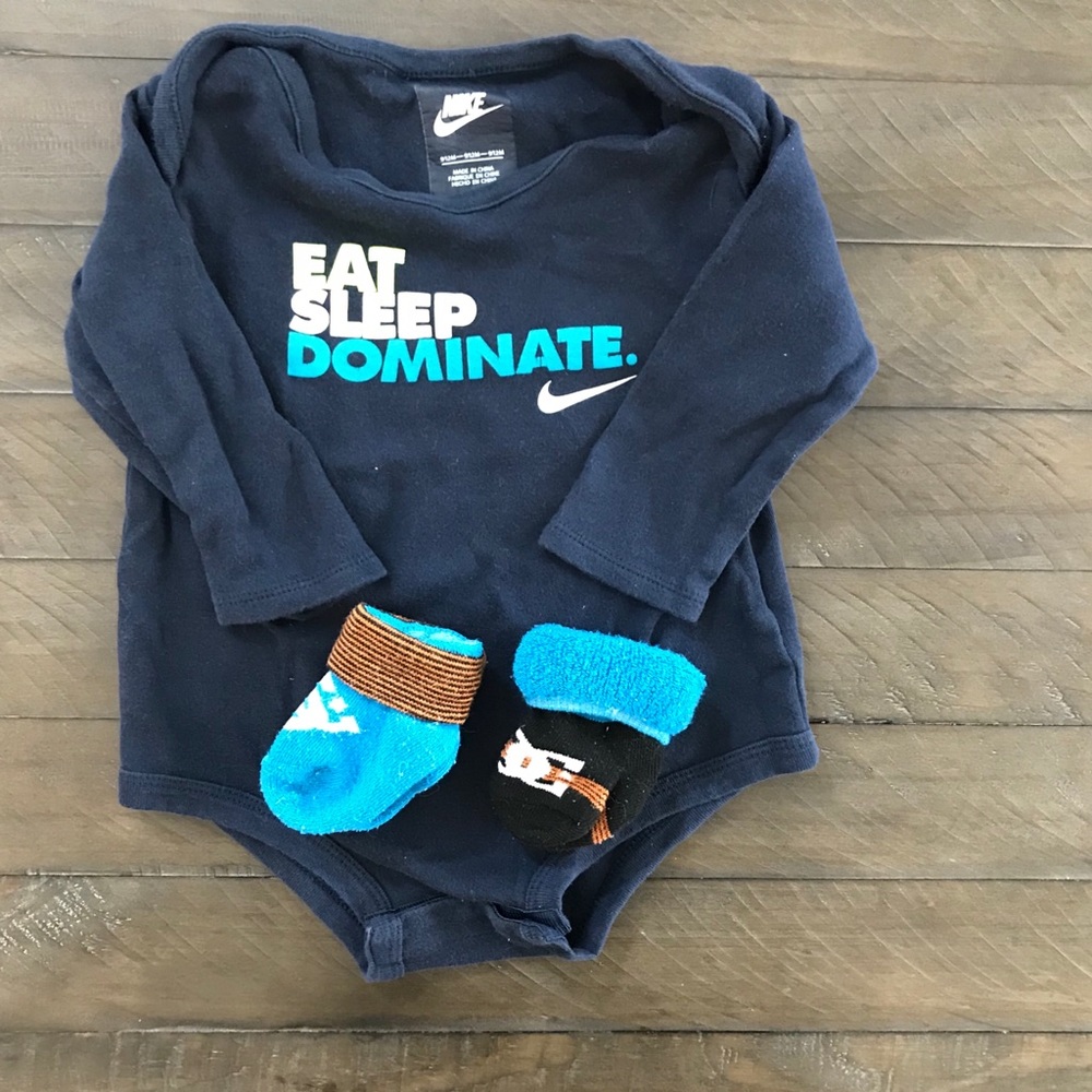 Nike Onesie Size 9-12 Month